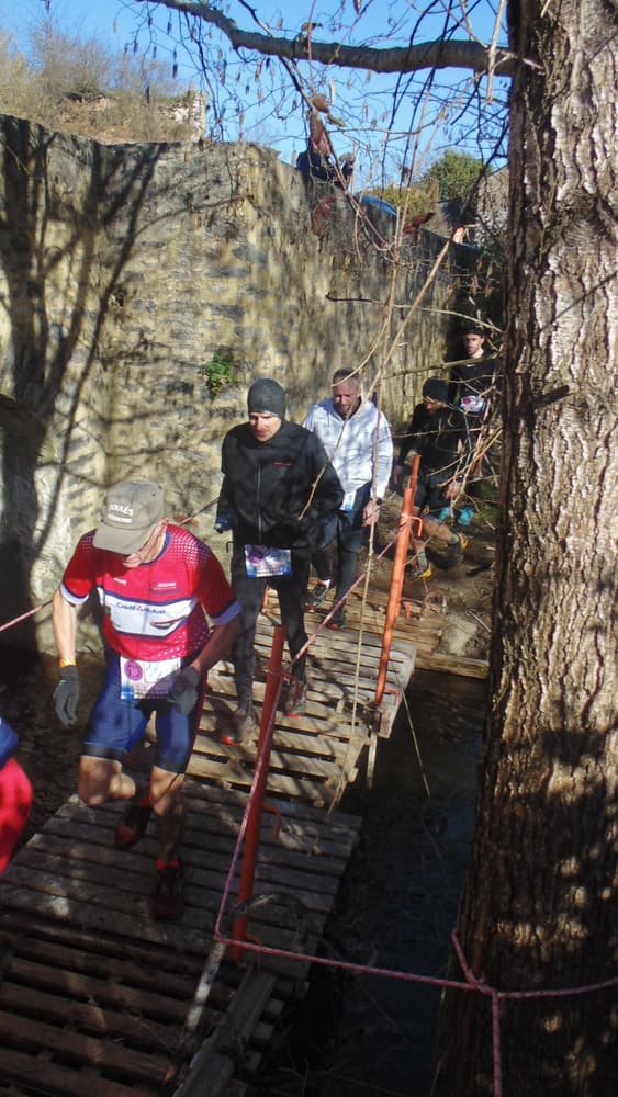 Les pieds dans l'Buru - image